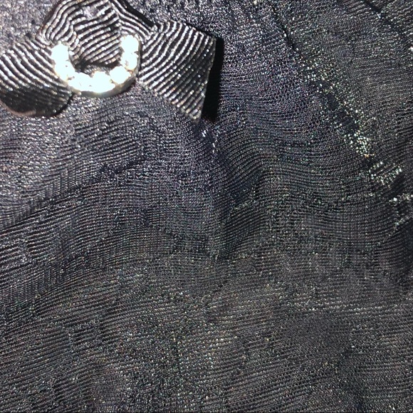 Chantelle Bra and Thong Set - Picture 6 of 6